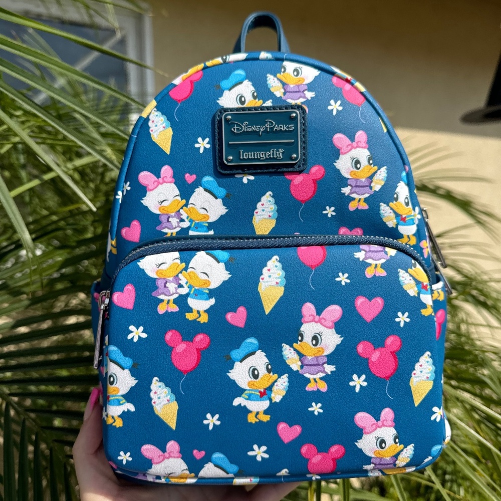 BRAND NEW DISNEY LOUNGEFLY BACK PACK